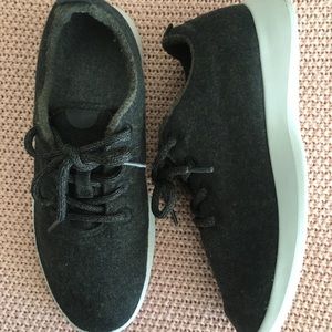 Dark grey Allbirds W10